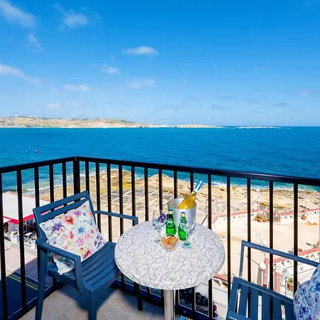 Islet Promenade Seafront Family With 2 Balconies By Getawaysmalta