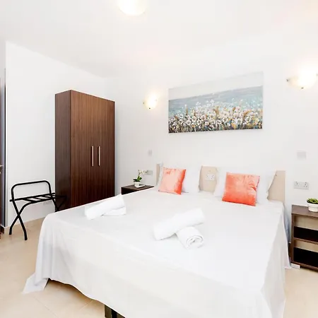 Islet Promenade Seafront Family With 2 Balconies By Getawaysmalta Apartman *