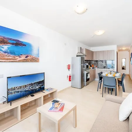 Apartment Islet Promenade Seafront Family With 2 Balconies By Getawaysmalta