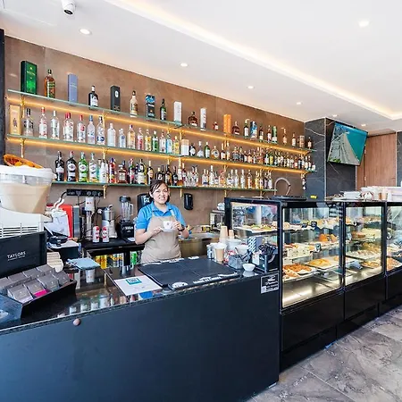 Islet Promenade Seafront Family With 2 Balconies By Getawaysmalta Apartamento *