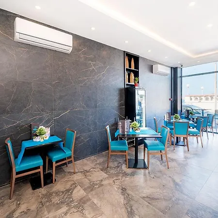 Islet Promenade Seafront Family With 2 Balconies By Getawaysmalta Apartment St. Paul's Bay