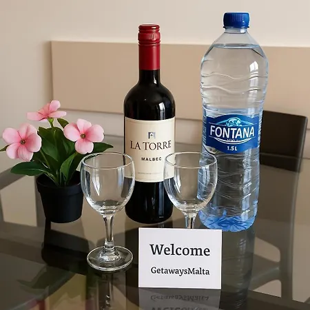 Islet Promenade Seafront Family With 2 Balconies By Getawaysmalta *