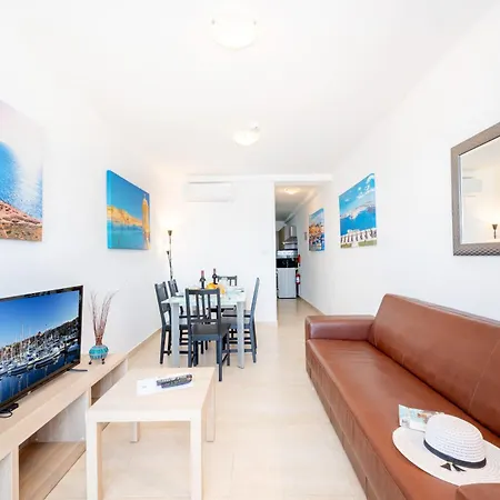 Apartment Islet Promenade Seafront Family With 2 Balconies By Getawaysmalta St. Paul's Bay
