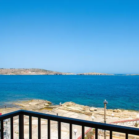 Islet Promenade Seafront Family With 2 Balconies By Getawaysmalta * St. Paul's Bay
