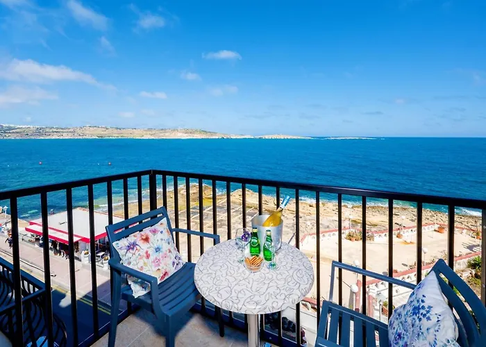 Islet Promenade Seafront Family With 2 Balconies By Getawaysmalta