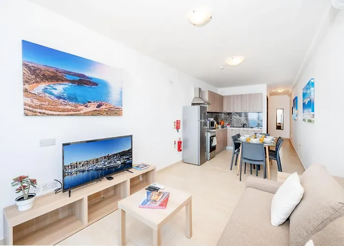 Apartament Islet Promenade Seafront Family With 2 Balconies By Getawaysmalta