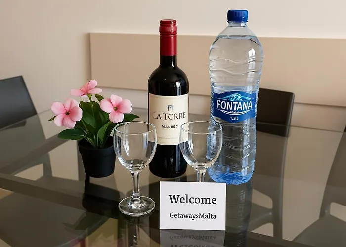 Islet Promenade Seafront Family With 2 Balconies By Getawaysmalta *