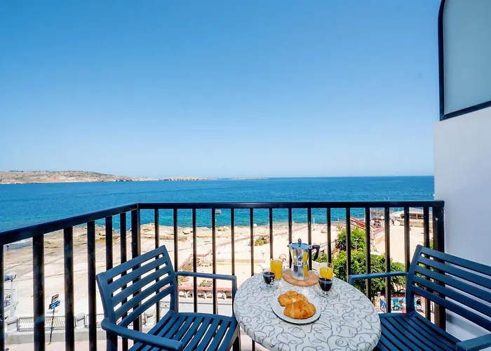 Islet Promenade Seafront Family With 2 Balconies By Getawaysmalta Apartament St Paul's Bay