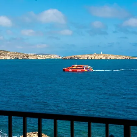 Islet Promenade Seafront Family With 2 Balconies By Getawaysmalta * خليج سانت بول