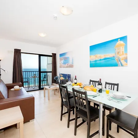 Islet Promenade Seafront Family With 2 Balconies By Getawaysmalta * خليج سانت بول
